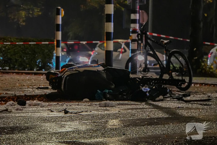 Zwaargewonden bij ernstige aanrijding tussen bestelbus en scooter