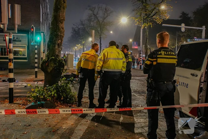 Zwaargewonden bij ernstige aanrijding tussen bestelbus en scooter
