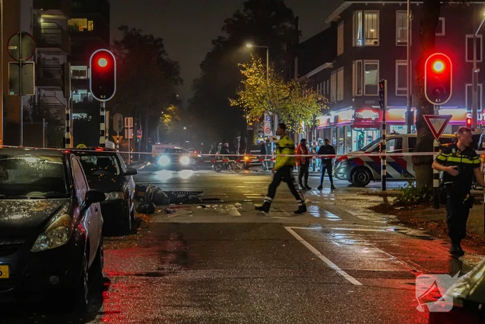Zwaargewonden bij ernstige aanrijding tussen bestelbus en scooter