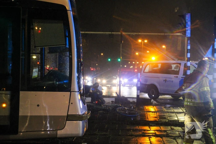 Maaltijdbezorger aangereden door tram