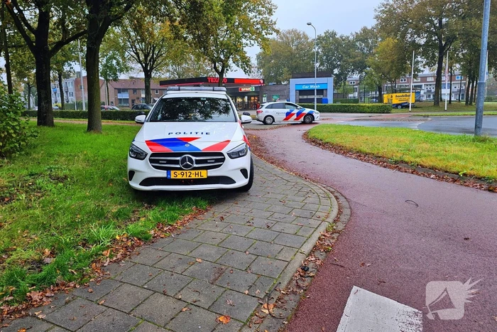 Automobilist en fietser botsen automobilist rijdt door