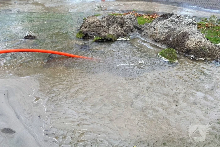 Waterlekkage zorgt voor overlast in de buurt