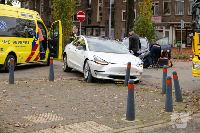 Ongeval op drukke kruising leidt tot discussie over voorrang