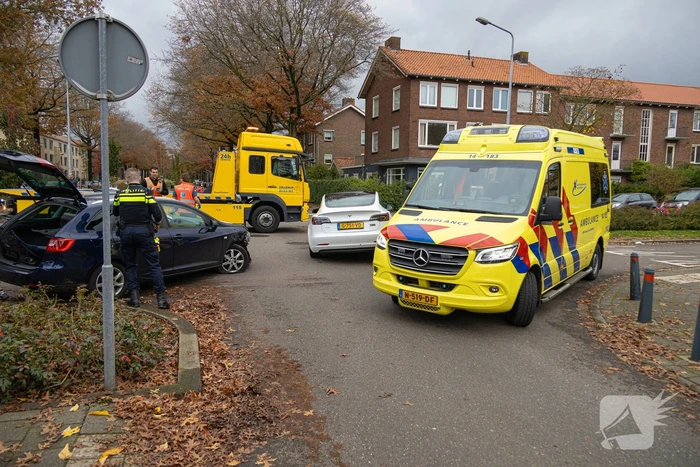 Ongeval op drukke kruising leidt tot discussie over voorrang