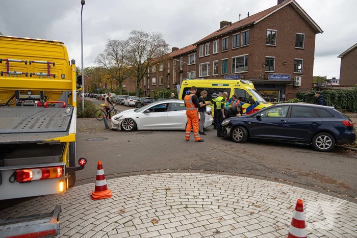 Ongeval op drukke kruising leidt tot discussie over voorrang