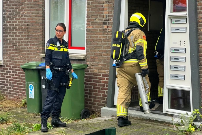Smeltend plastic zet brandalarm in gang