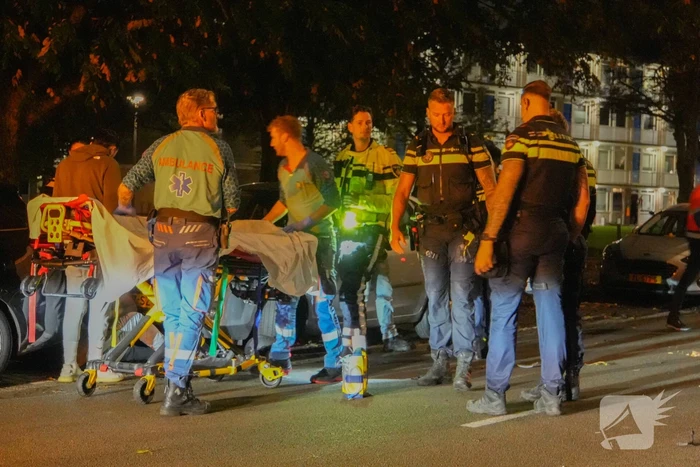 Automobilist krijgt harde botsing met scooterrijder
