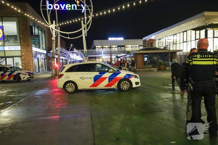 Minderjarige neergestoken, verdachte voortvluchtig