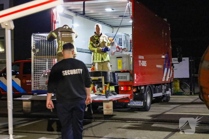 Ruim honderd asielzoekers geëvacueerd wegens brand op boot