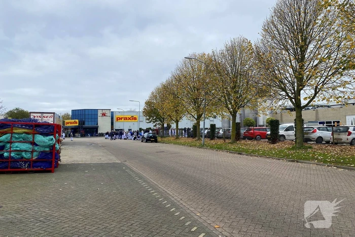 Brandweer doet onderzoek naar gaslucht