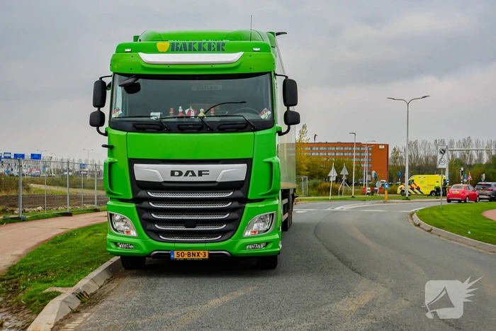 Fietser gewond bij aanrijding met vrachtwagen