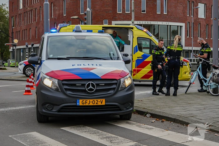Vrachtwagen neemt bocht te ruim en veroorzaakt aanrijding