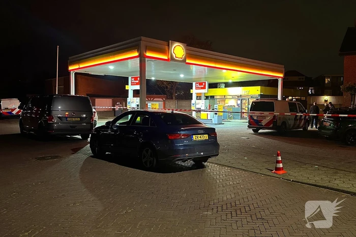 Overval op tankstation, politie vindt bivakmuts