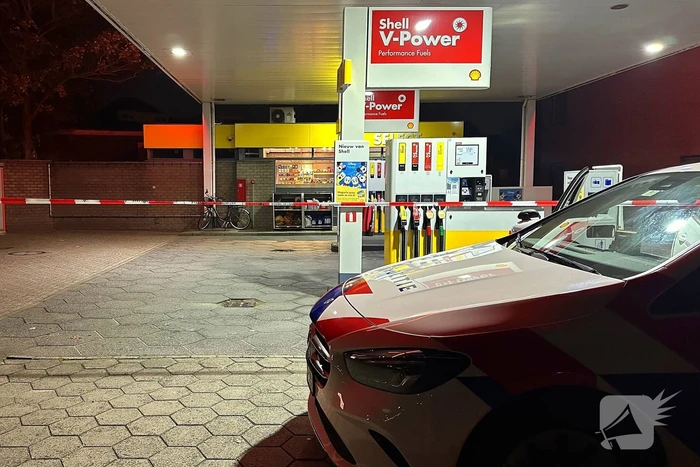 Overval op tankstation, politie vindt bivakmuts