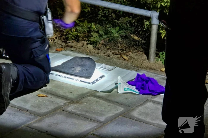 Overval op tankstation, politie vindt bivakmuts