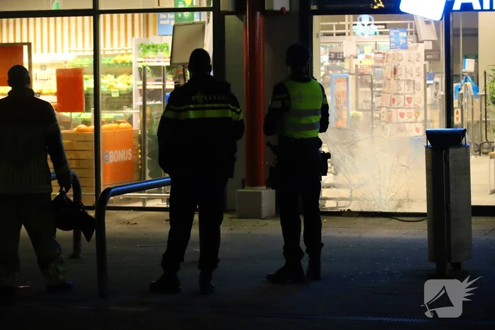 Politie doet onderzoek naar explosie bij filiaal Albert Heijn