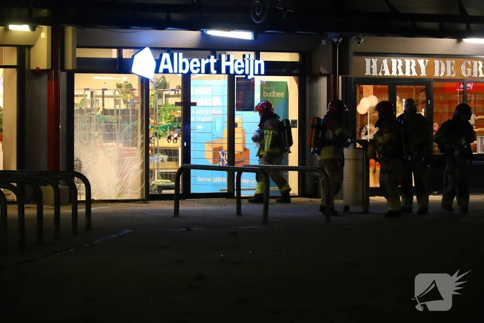 Politie doet onderzoek naar explosie bij filiaal Albert Heijn
