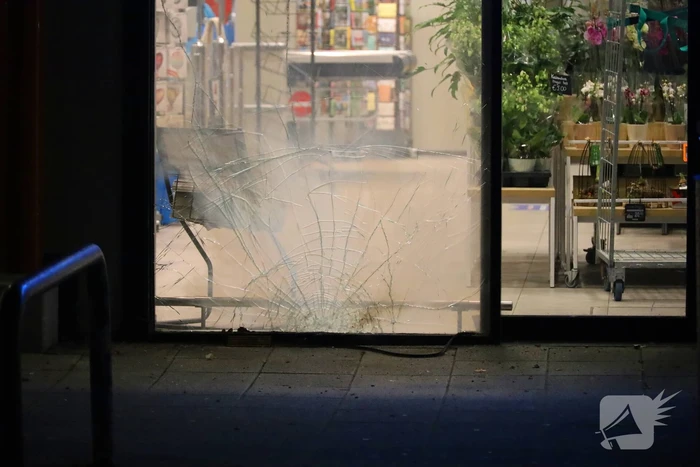 Politie doet onderzoek naar explosie bij filiaal Albert Heijn