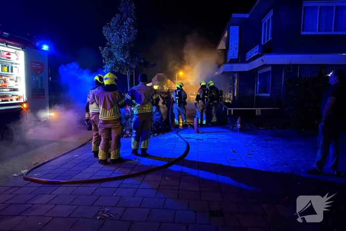 Scooter vliegt in brand tijdens rijden