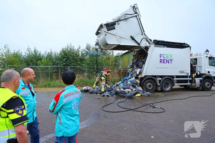 Brand in vuilniswagen snel geblust