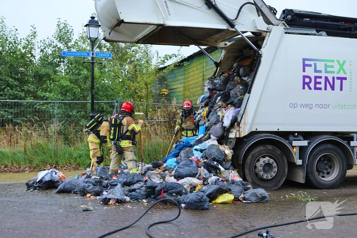 Brand in vuilniswagen snel geblust