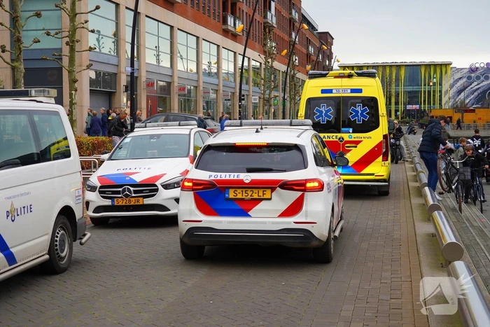 Man met verward gedrag in woning nabij winkelcentrum