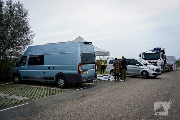 Overleden persoon aangetroffen in geparkeerde camper