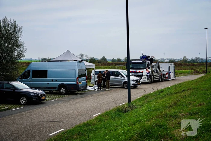 Overleden persoon aangetroffen in geparkeerde camper