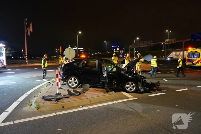 Lesauto betrokken bij frontale aanrijding op kruising