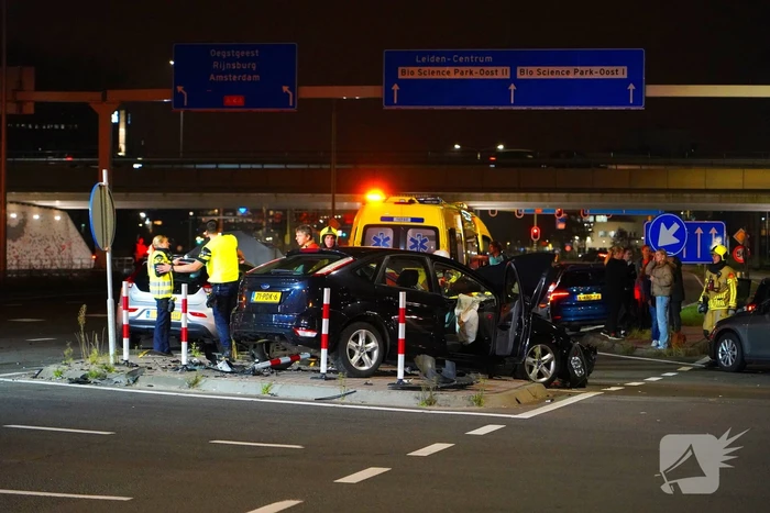 Lesauto betrokken bij frontale aanrijding op kruising