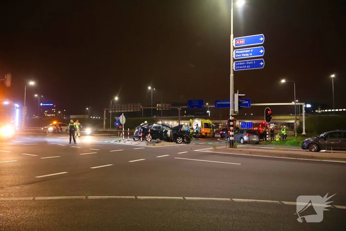 Lesauto betrokken bij frontale aanrijding op kruising