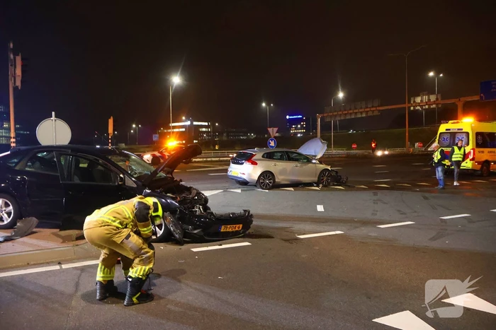 Lesauto betrokken bij frontale aanrijding op kruising