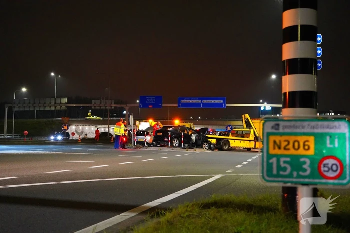 Lesauto betrokken bij frontale aanrijding op kruising