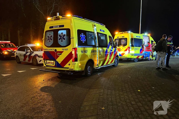Auto gelanceerd en gecrasht, inzittenden gewond