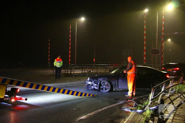 Vuurwapen aangetroffen bij flinke aanrijding