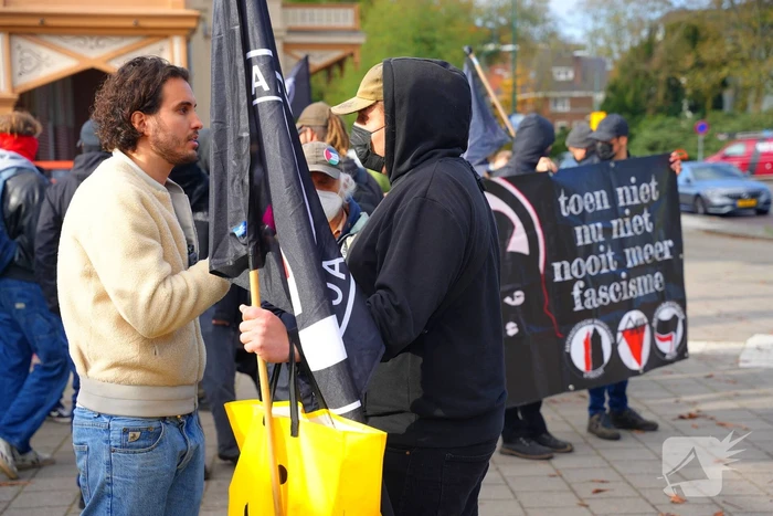 Vlagdiscussie escaleert tot protest