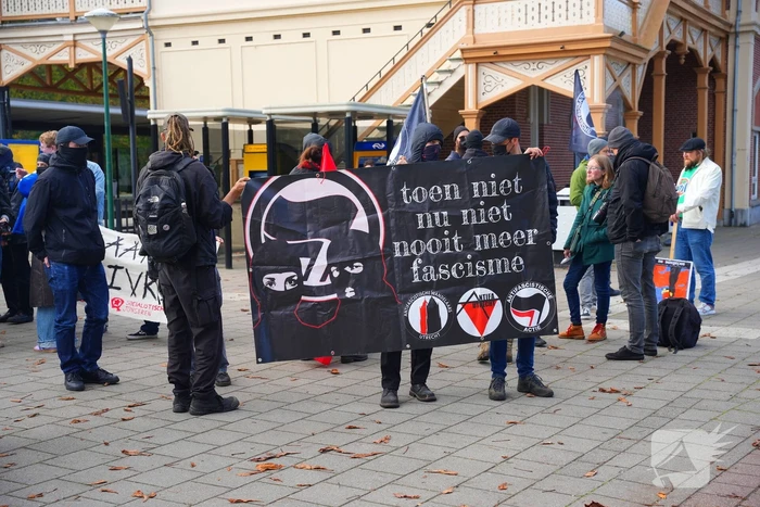 Vlagdiscussie escaleert tot protest