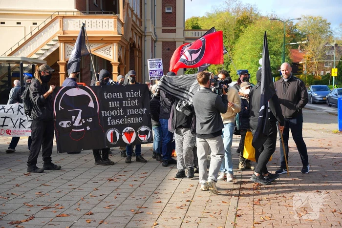 Vlagdiscussie escaleert tot protest