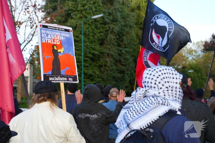Vlagdiscussie escaleert tot protest