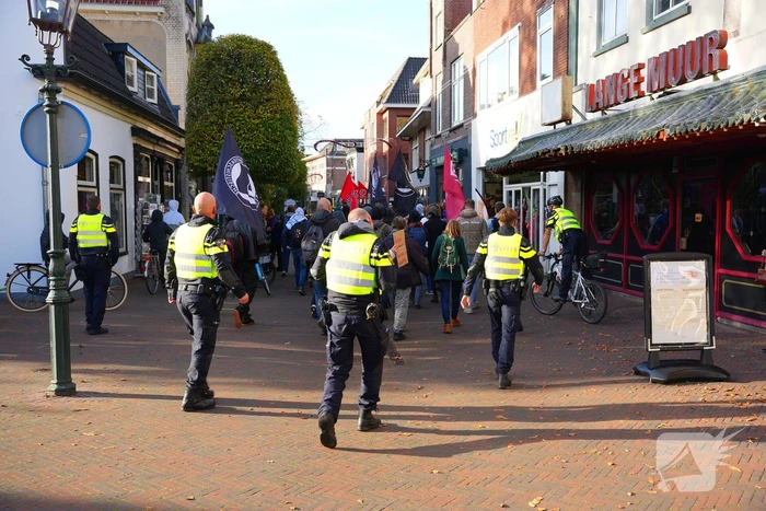 Vlagdiscussie escaleert tot protest