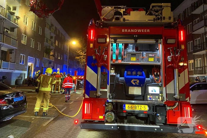 Veel rookontwikkeling bij brand in flatwoning