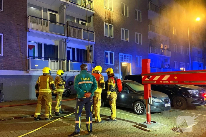 Veel rookontwikkeling bij brand in flatwoning
