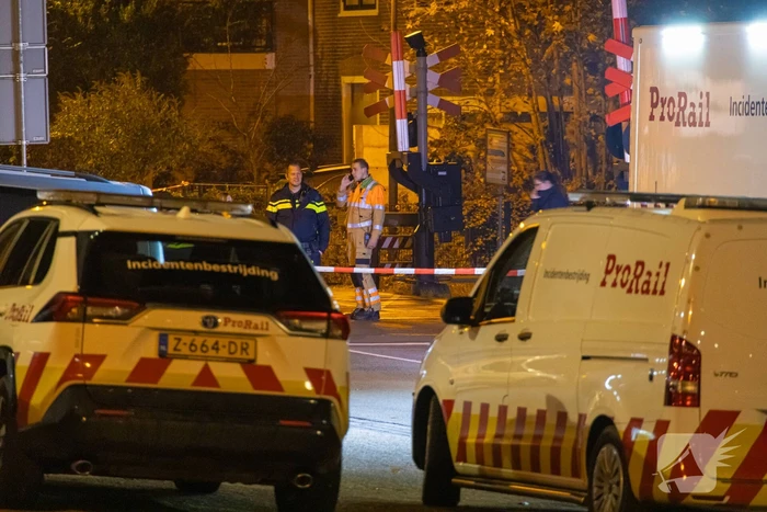 Persoon overleden na aanrijding met trein