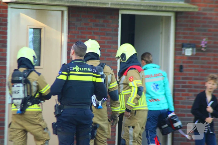 Bewoner loopt brandwonden op bij vlam in de pan