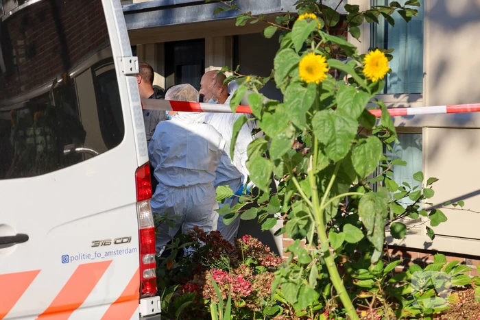 Politie doet onderzoek naar aantreffen overleden persoon