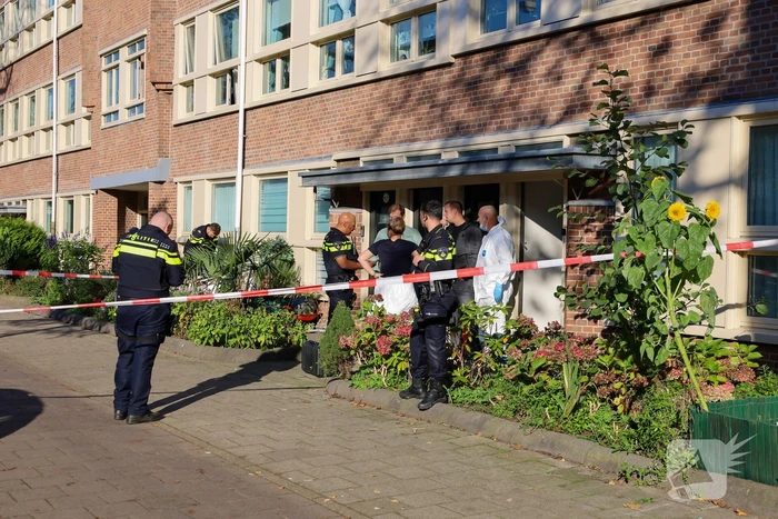 Politie doet onderzoek naar aantreffen overleden persoon