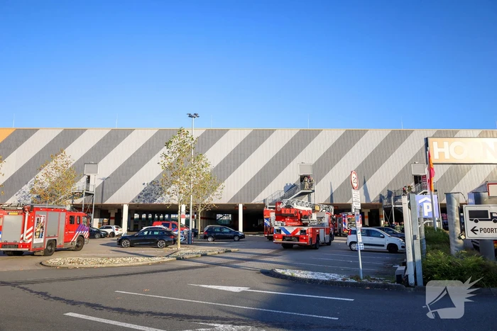 Bouwmarkt ontruimd vanwege brand