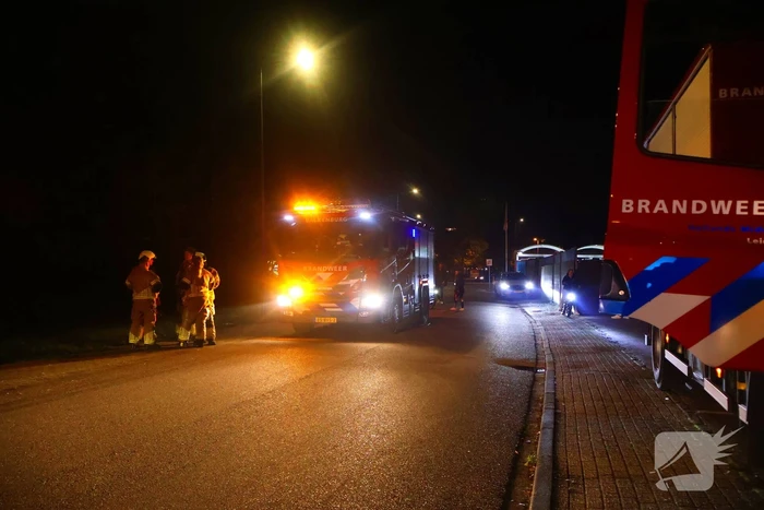Personenauto belandt in sloot na vergeten handrem