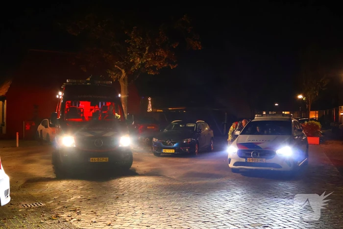 Personenauto belandt in sloot na vergeten handrem