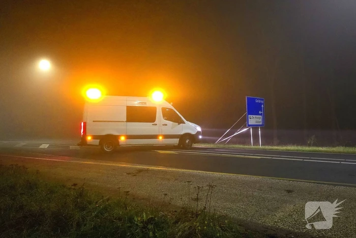Gewonde en veel schade na frontale aanrijding